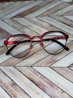 RP Red Paris Round Metal unisex eyeglasses with a string magnification Red Frame